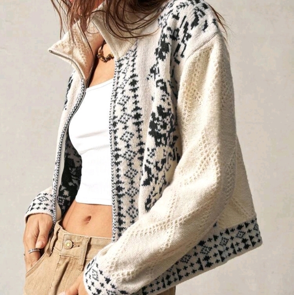 Ladies White High Collar Open Front Sweater, Suitable For Holiday Wear - Picture 2 of 7